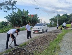 Diskominfo Sulbar Bersih-Bersih Lingkungan Kantor