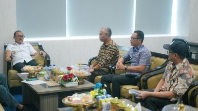 Pemkesra Dampingi Gubernur Sulbar Terima Audiensi Komite DOB Balanipa