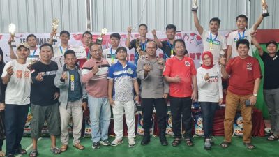 Ketua DPRD Mamuju Tutup Even Badminton Sampaga Open