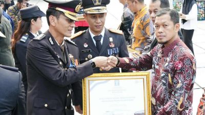 Dinas Koperindag Sulbar Terima Penghargaan dari Kemenkum