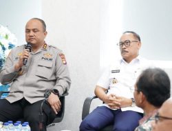 Kapolda Sulbar Bersama Gubernur Mediasi Damaikan Perseteruan Antar Warga di Tappalang