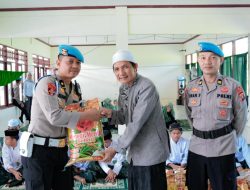 Bidpropam Polda Sulbar Gelar Baksos Ke Pesantren