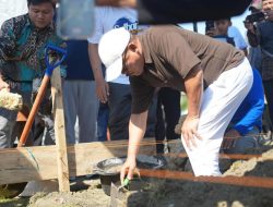 Gubernur Sulbar Letakkan Batu Pertama Masjid Baithul Mansruhin