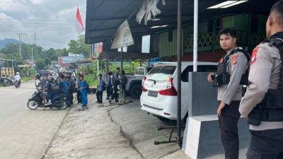 Polisi Bubarkan Tawuran Pelajar