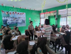 Tangkal Radikalisme di Kalangan Pelajar, Kesbangpol Sulbar Edukasi Siswa SMAN 1 Kalukku