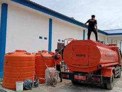 TRC BPBD Sulbar Kembali Distribusikan Air Bersih ke Kantor BNNP