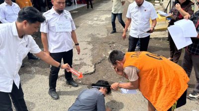 Satreskrim Polresta Mamuju Gelar Rekonstruksi Kasus Pembunuhan Sadis Adik Kandung
