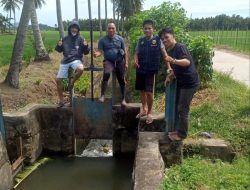Petugas Pintu Air Lakejo Polman Siaga Pastikan Aliran Irigasi Tetap Optimal