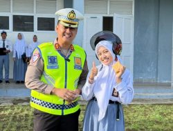 Ditlantas Polda Sulbar Gencarkan Program Bulan Tertib Helm (BTH) di 6 Sekolah