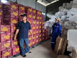Kadinsos P3A dan PMD Sulbar Tinjau Gudang Logistik Bencana Provinsi