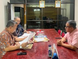 Biro Pemkesra Serahkan SK PAW DPRD Pasangkayu