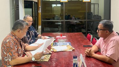 Biro Pemkesra Serahkan SK PAW DPRD Pasangkayu