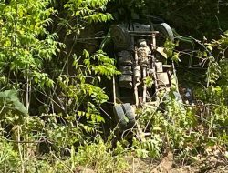 Dump Truck Terjun ke Jurang 30 Meter, Polsek Kalumpang Olah TKP