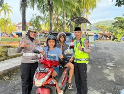 Ditlantas Polda Sulbar Berbagi Takjil dan Sisipkan Pesan Keselamatan
