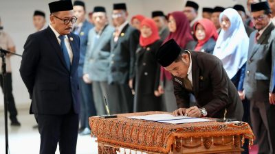 Mutasi, Takdir dan Sunyi di Balik Birokrasi