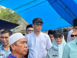 Karo Pemkesra Serahkan Bantuan Al-Qur’an di Masjid Nurul Hidayah Galung Tuluk