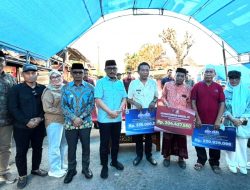 Darmawati Dampingi Gubernur Sulbar Serahkan Bantuan untuk Korban Kebakaran