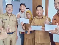 Bapenda Sulbar Salurkan THR kepada PPPK Paruh Waktu