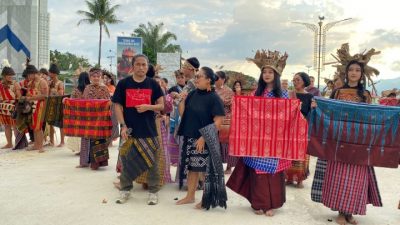 Dispoparekraf Sulbar Gelar Fashion Show di Landscape Mamuju