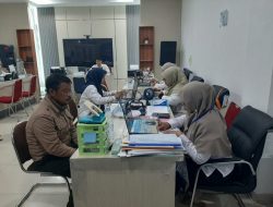 Biro Pemkesra Lakukan Pemberkasan dan Bimbingan bagi Penerima Beasiswa