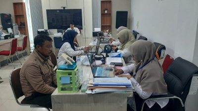 Biro Pemkesra Lakukan Pemberkasan dan Bimbingan bagi Penerima Beasiswa