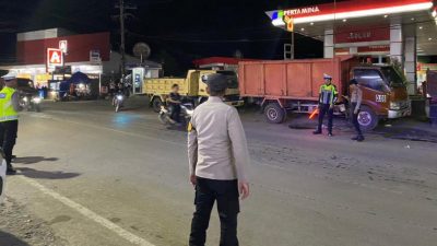 Polresta Mamuju Tertibkan Kendaraan di Titik Rawan Kemacetan