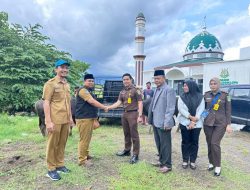 Pemprov Sulbar Serahkan Sapi Kurban kepada Kejati Sulbar