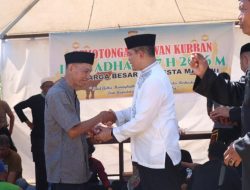 Polresta Mamuju Salurkan Paket Daging Kurban untuk Warga