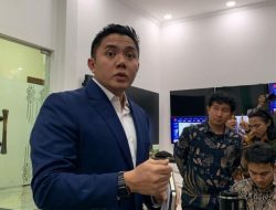 Seskab Teddy: Kelebihan Biaya Perjalanan Luar Negeri Ditanggung Prabowo, Rombongan Jauh Lebih Sedikit
