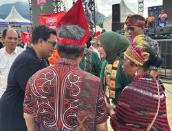 Tari Kecak Nusantara Meriahkan Trail Of The Kings di Pulau Samosir, Sulawesi Barat Perankan Dewi Shinta