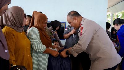 Menembus Jauh ke Pesisir, Kapolda Sulbar Bawa Kebahagiaan dan Layanan Prima untuk Warga Pulau Ambo