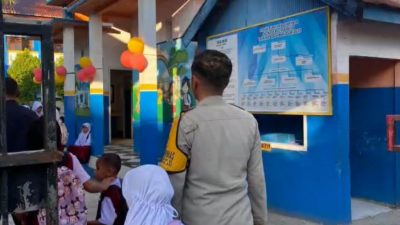 Gerakan Ayah Mengantar Anak Di Hari Pertama Bersekolah (GAMAS) Polda Sulbar, Genggaman Kasih Sayang untuk Buah Hati