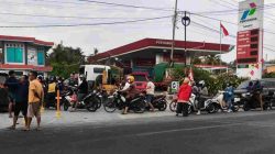 Antrean Mengular di SPBU Lembang, Pasokan BBM Disebut Tak Menentu