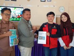 Gandengan Kominfo Majene, Mahasiswa KKN Tematik Unhas Gelar Sosialisasi Media Desa Wisata di Bababulo