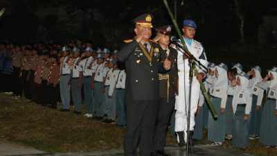 Di Bawah Pendar Obor Malam Sakral Kemerdekaan, Kapolda Sulbar Pimpin Janji Setia Jaga Kedaulatan Bangsa
