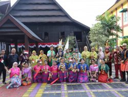 Parrawana Mandar Meriahkan Pawai Budaya Nusantara di TMII