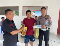Samling Polantas Polda Sulbar Hadir di Tommo Mudahkan Urusan Administrasi dan Berbagi Minyak Goreng