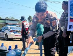 Polantas Polda Sulbar Salurkan 10.000 Liter Air Bersih ke Desa Saluleang