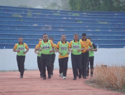 Kapolda Sulbar Bersama PJU Perkuat Fisik Lewat Tes Kesamaptaan di Stadion Manakarra