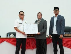 DPRD Sulbar Serahkan SK Penyempurnaan RAPBD Perubahan Tahun Anggaran 2026