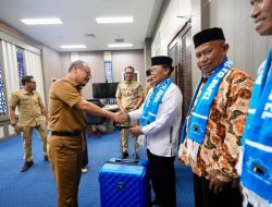 Apresiasi Pengabdian Imam Masjid, Gubernur SDK Berangkatkan Lima Orang Imam Umroh