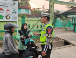 Satgas Gakkum Sambangi Sekolah di Mamuju, Berikan Tindakan Humanis Pelanggar Lalu Lintas